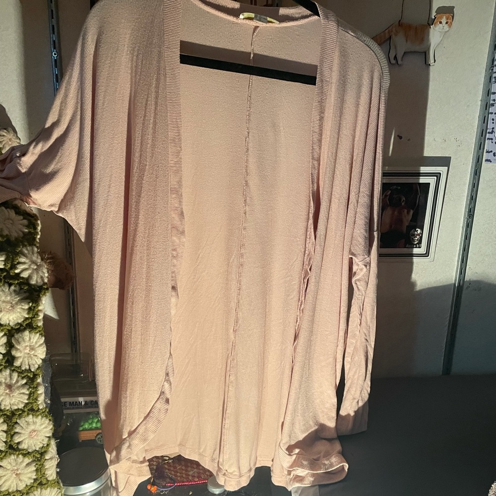 Light pink cardigan 2x